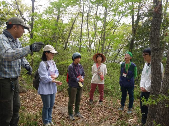 雑木林でレクチャー