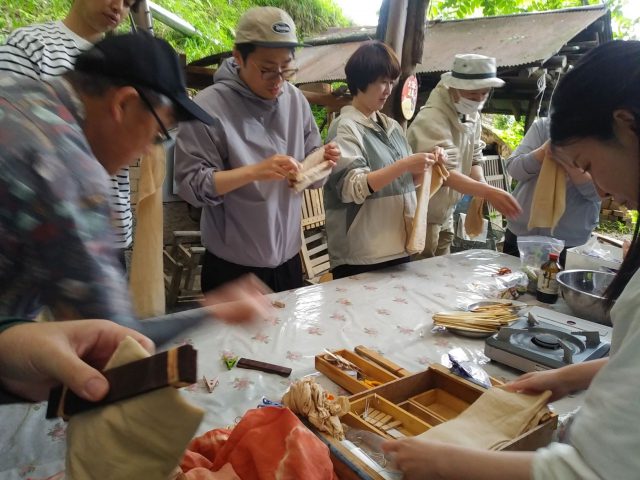 茜染めにチャレンジ