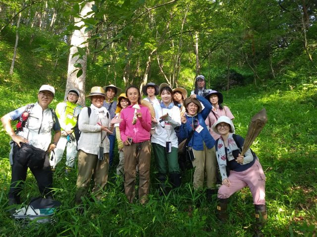 斯波さん山で記念撮影