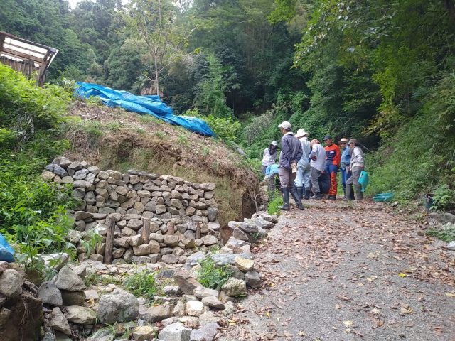 棚田の石積み現場