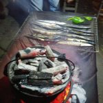 秋のサンマを焼く