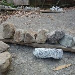 道の上で練習中