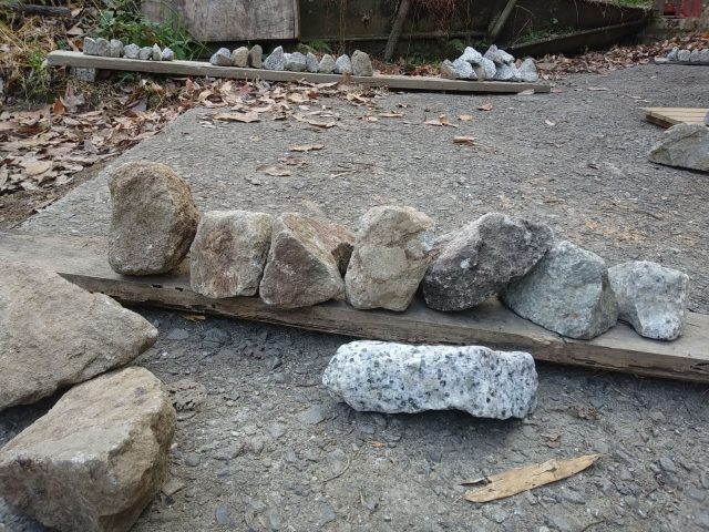 道の上で練習中