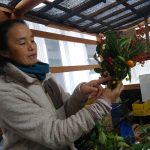 草花や木の実をたばねて